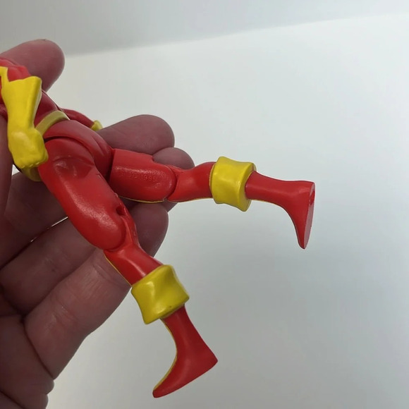 Red Tornado Action Figure DC Comics ~Circa 1985 ~ - Picture 2 of 2
